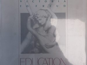 1984 – The Bourgeois Experience : Victoria to Freud (Vol 1 Education of the Senses) – Peter Gay