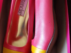 Women’s Vintage Amanda Shoes — Size 9 — In Pink Box