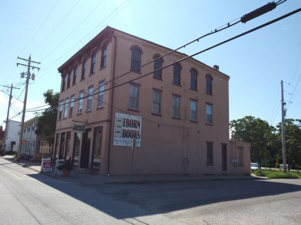 Building in Nauvoo — Store Rental on Main Floor — 2 Apartments on 2nd Floor — Upper Level Needs Renovation (Could be Great Condo)