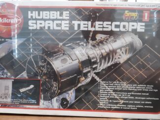 Hubble Space Telescope Snap Fit Model Kit (1995)
