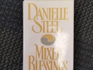Mixed Blessings — Danielle Steel — Large Print Edition — Hardbound with Dust Jacket
