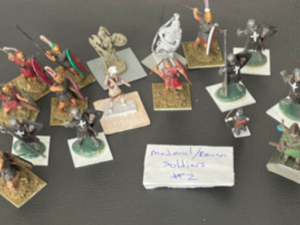 Medieval & Roman Soldier Assortment (18 figurines)