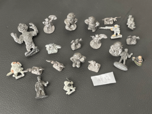 Dungeons and Dragons Assortment ~ Gaming Figurines (21 pieces)