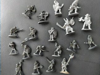 War Hammer Gaming Figurine ~ Metal (19 pieces)