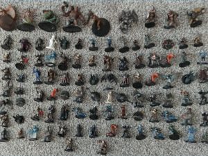 Dungeons and Dragons Plastic Gaming Figurines (97 pieces)