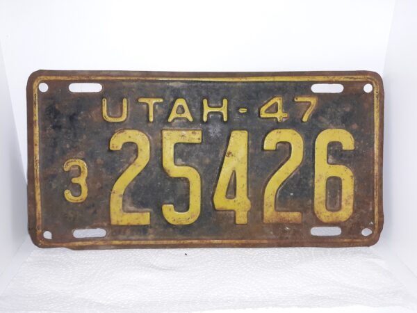 Utah 1947 License Plate: 325426