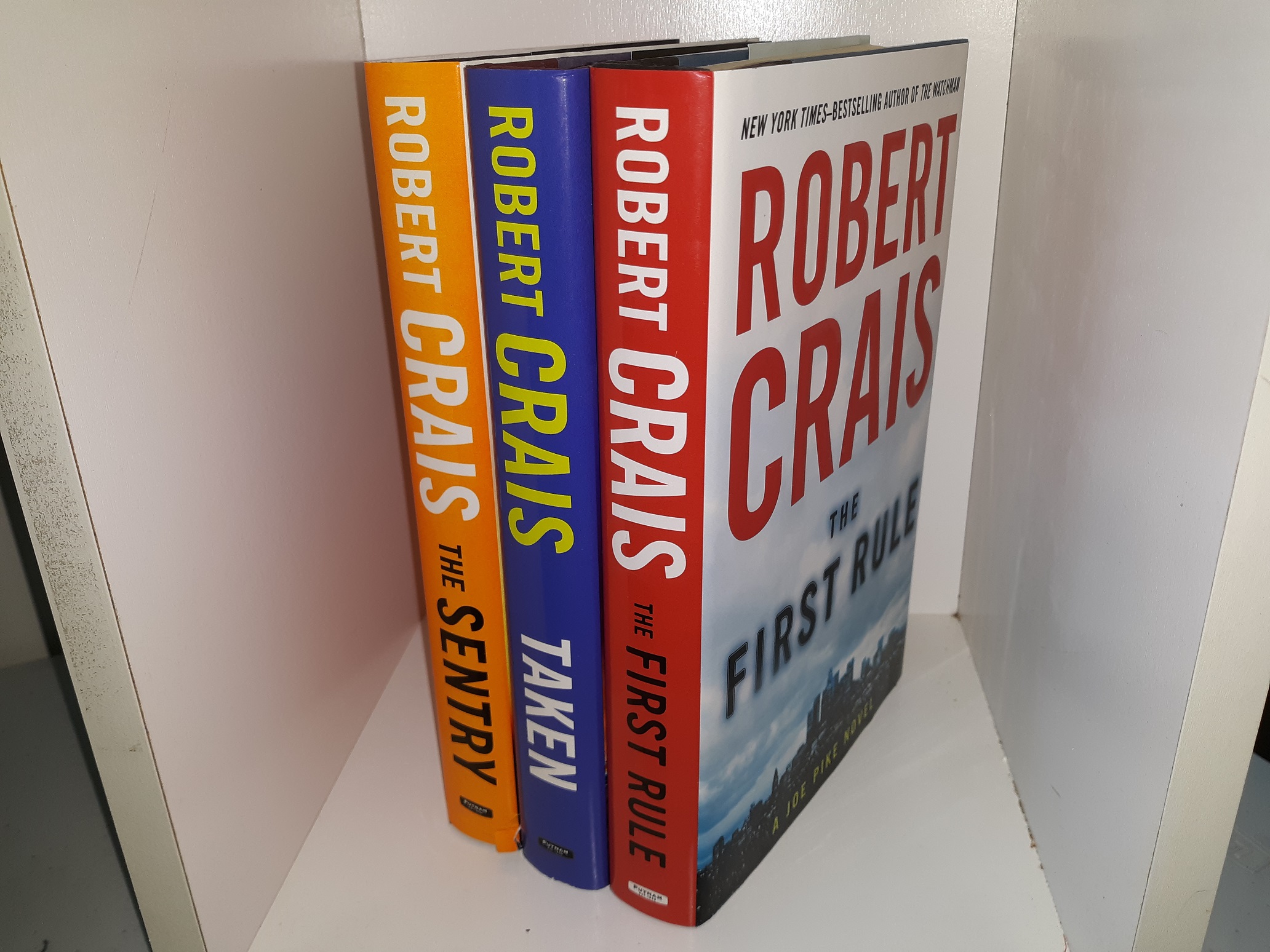 3 Novels by Robert Crais (See Details)