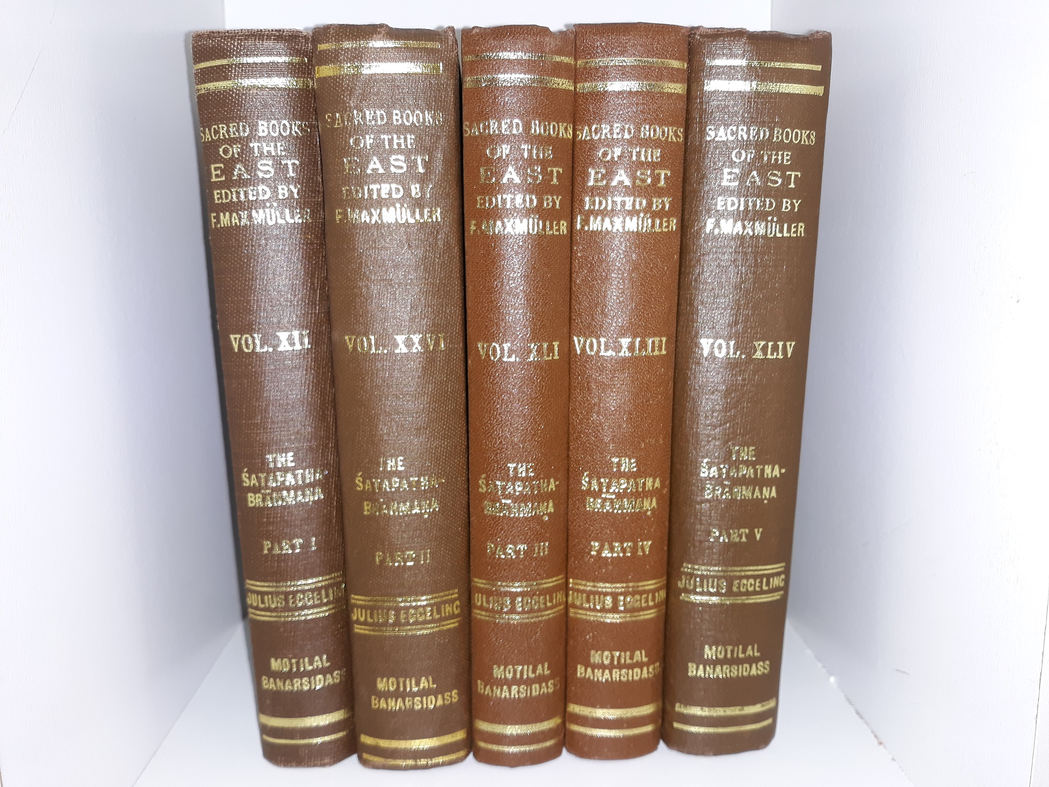 Sacred Books of the East: The Śatapatha-Brāhmaṇa Parts 1-5 (1972) ~ Translated by Julius Eggeling