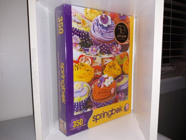 350 Springbok Puzzle: Cupcakes (New) (2011)