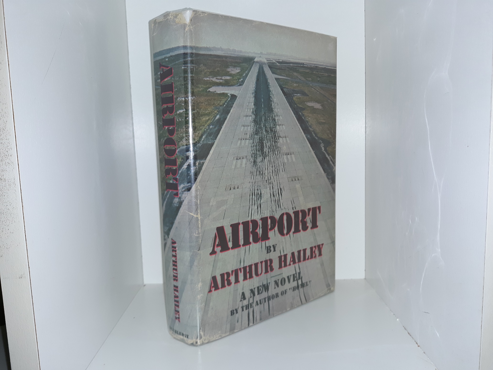 Airport (1st Edition) (1968) ~ by Arthur Hailey