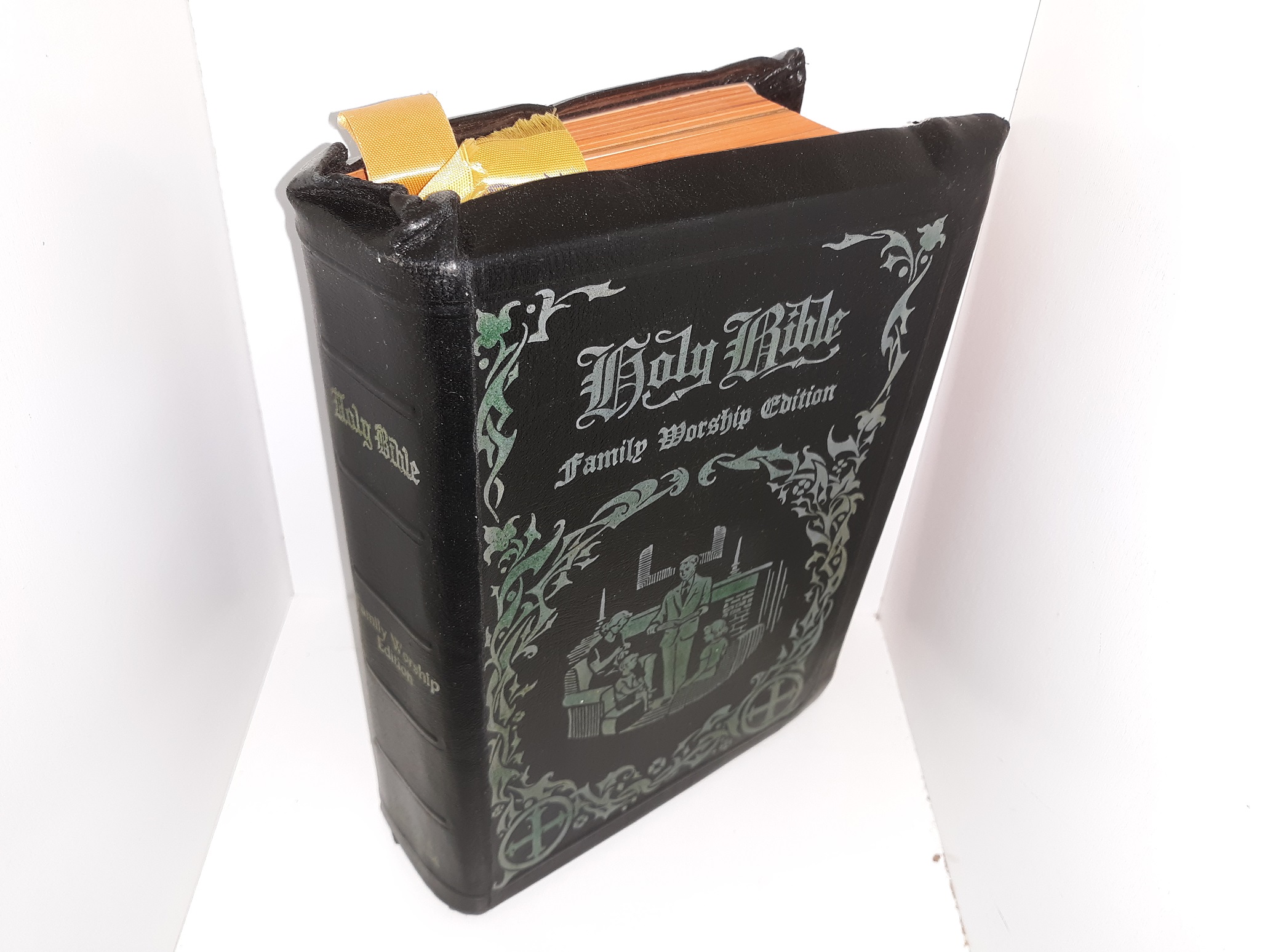 Holy Bible (Family Worship Edition) (1948)