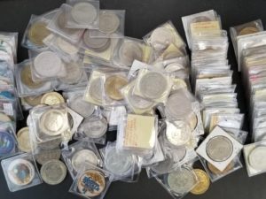 152 Casino Tokens — Las Vegas / Beatty / Wendover / Etc… — Box Full of Nevada Casino Tokens