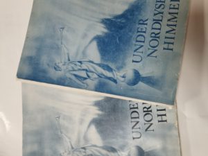 Under Nordlysets Himmel (Norwegian Translation-2 vol. paperback set, Vol. 1: 1851-1966, Vol. 2: 1971)