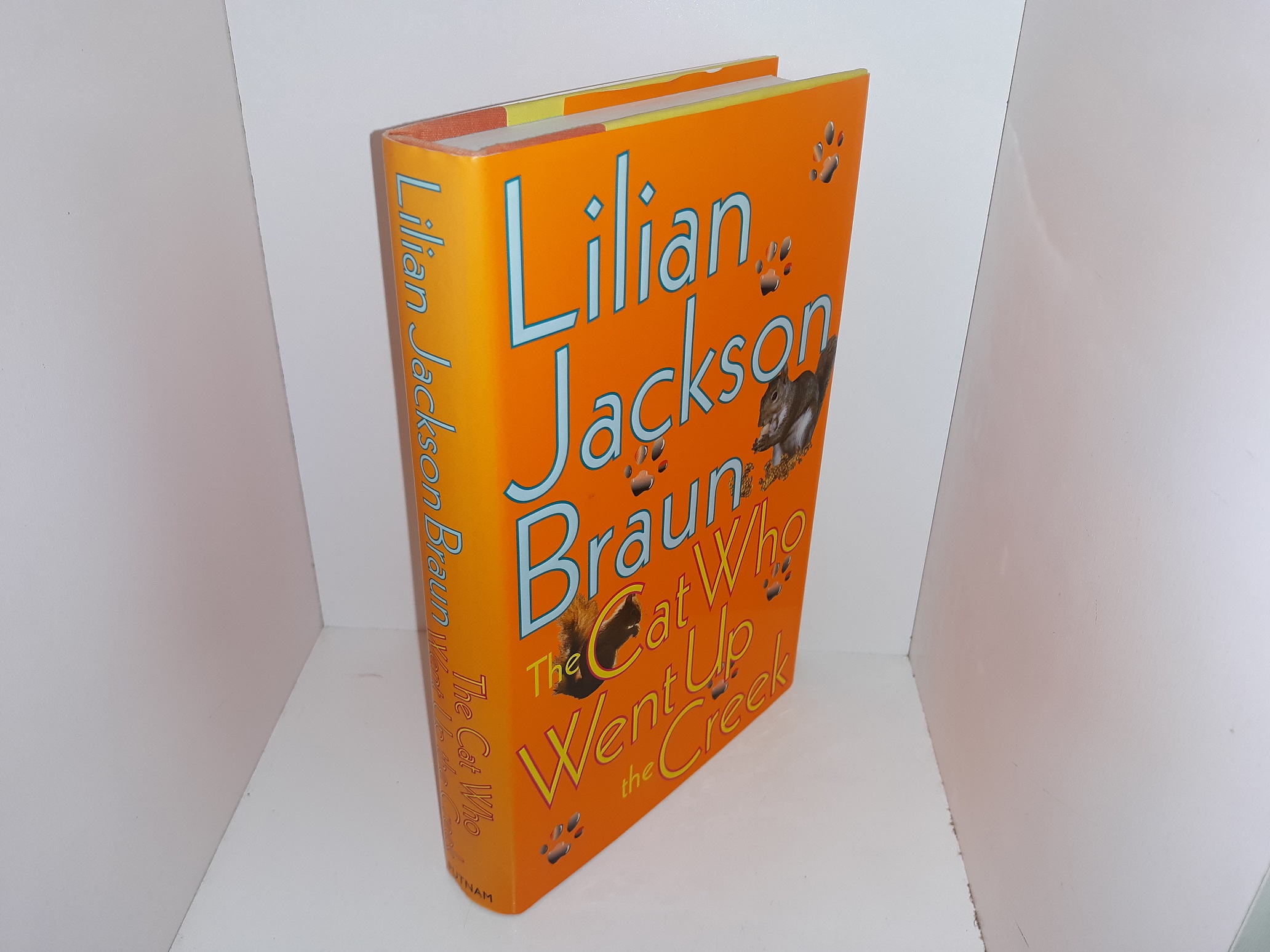 6 Novels by Lilian Jackson Braun (See Details)