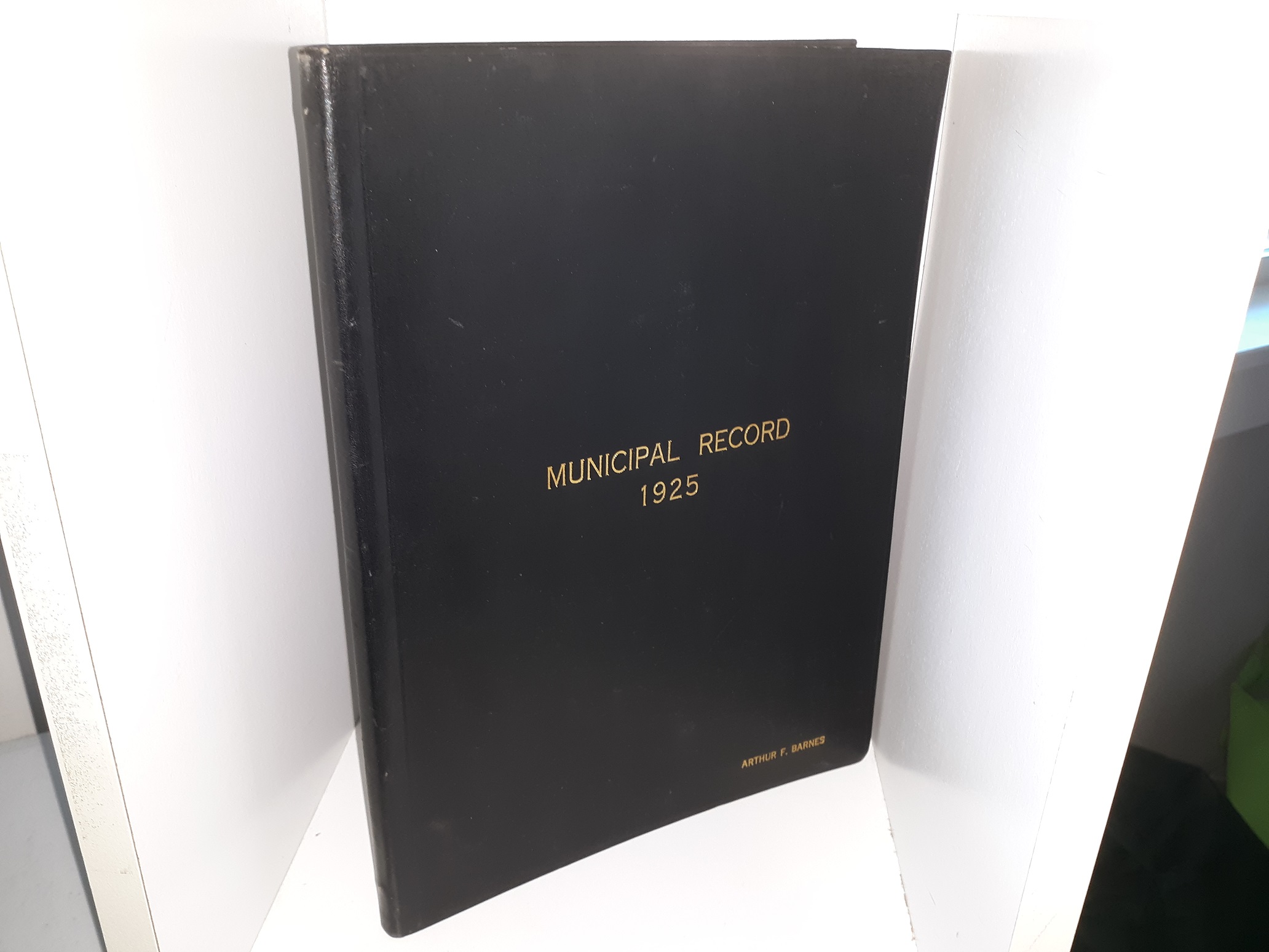 Municipal Record: 1925 (Leather) (1925)