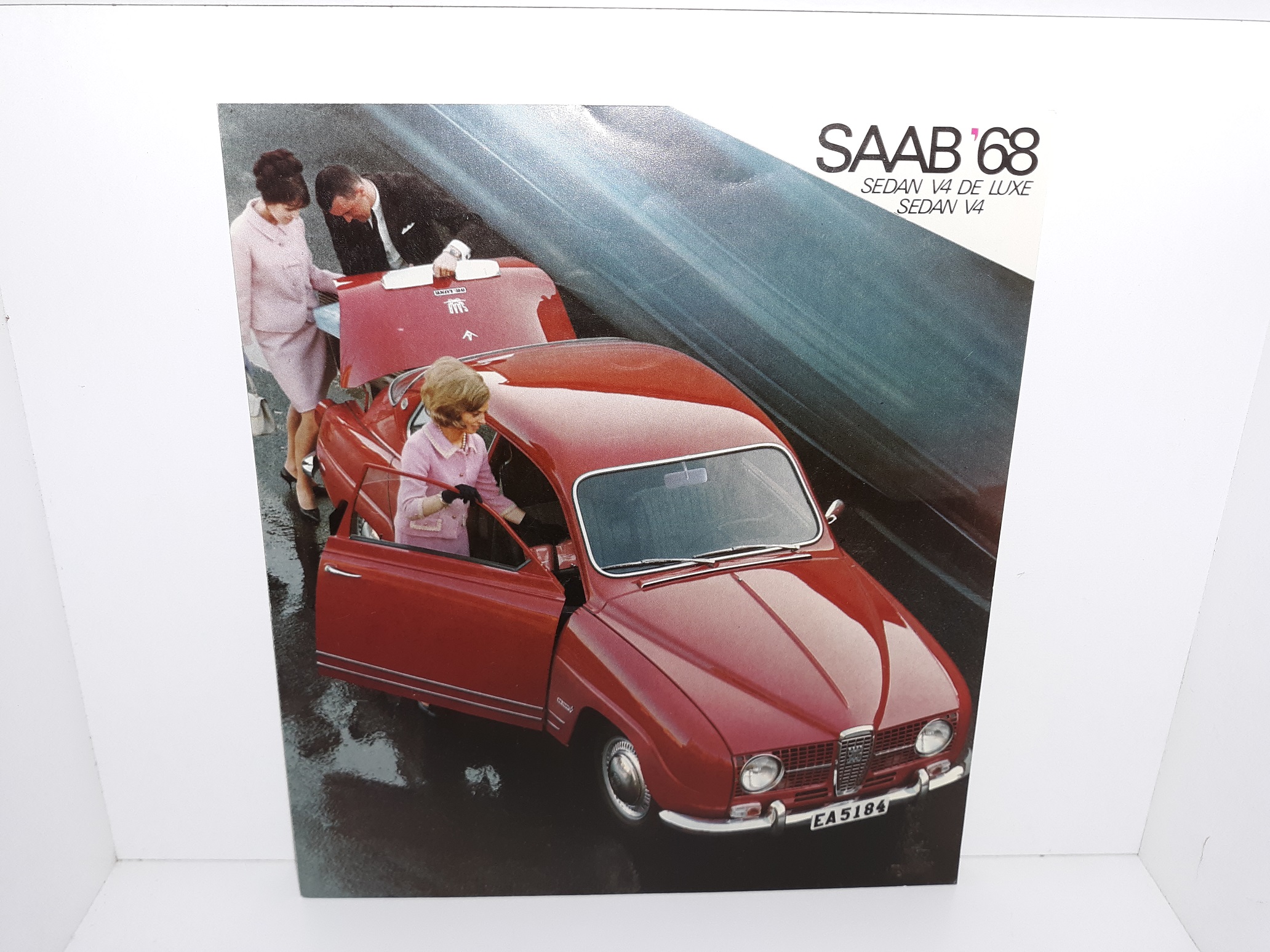 SAAB ’68: Sedan V4 De Luxe Sedan V4 (Brochure)