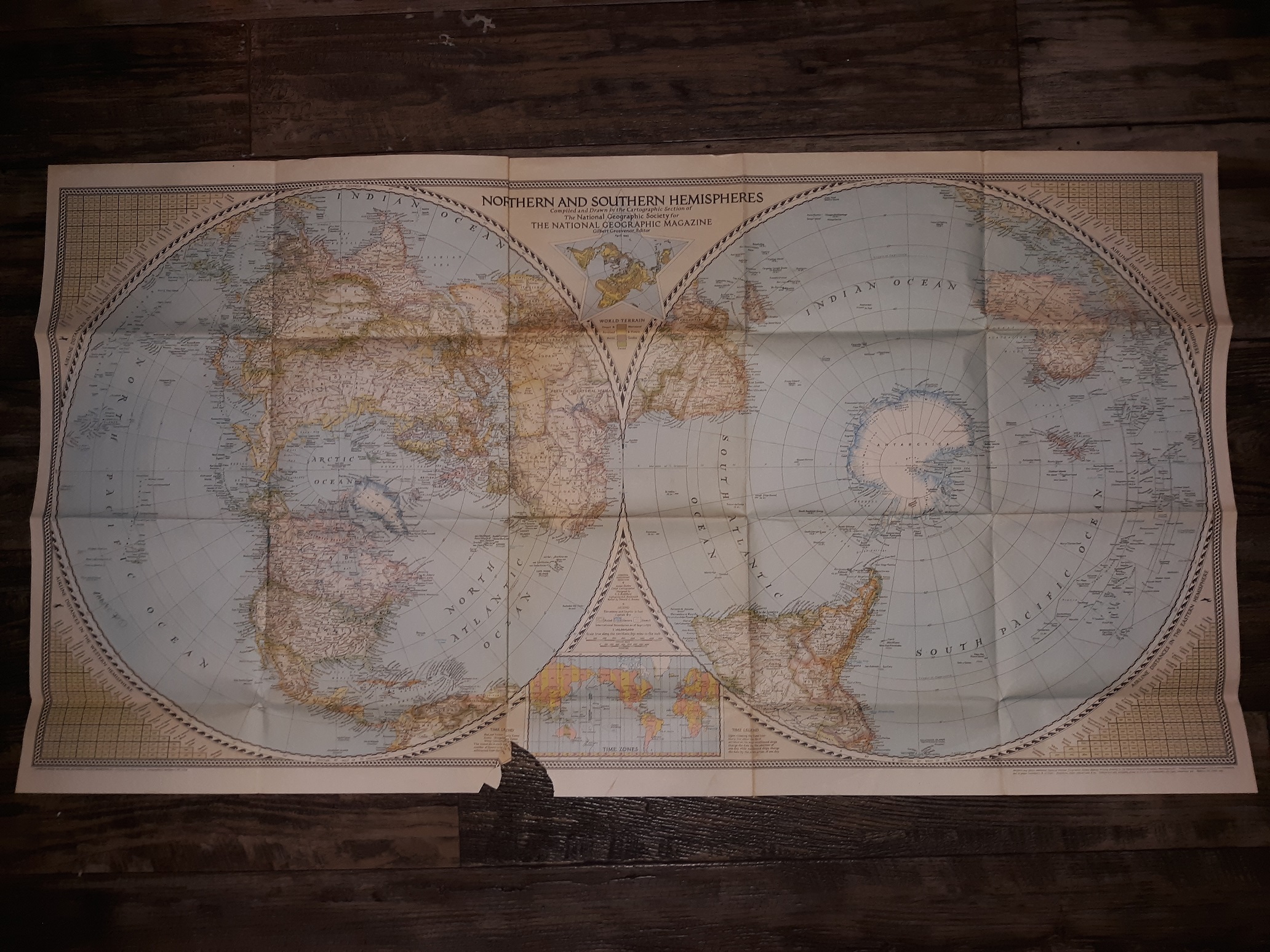 Northern & Southern Hemispheres National Geographic Map (1943)