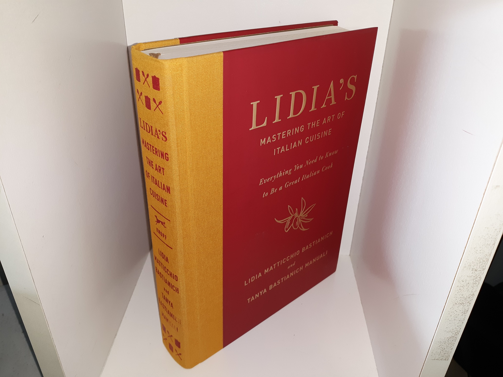 Lidia’s Mastering the Art of Italian Cuisine: Everything You need to Know to Be a Great Italian Cook (2015) ~ by Lidia Matticchio Bastianich, Tanya Bastianich Manuali