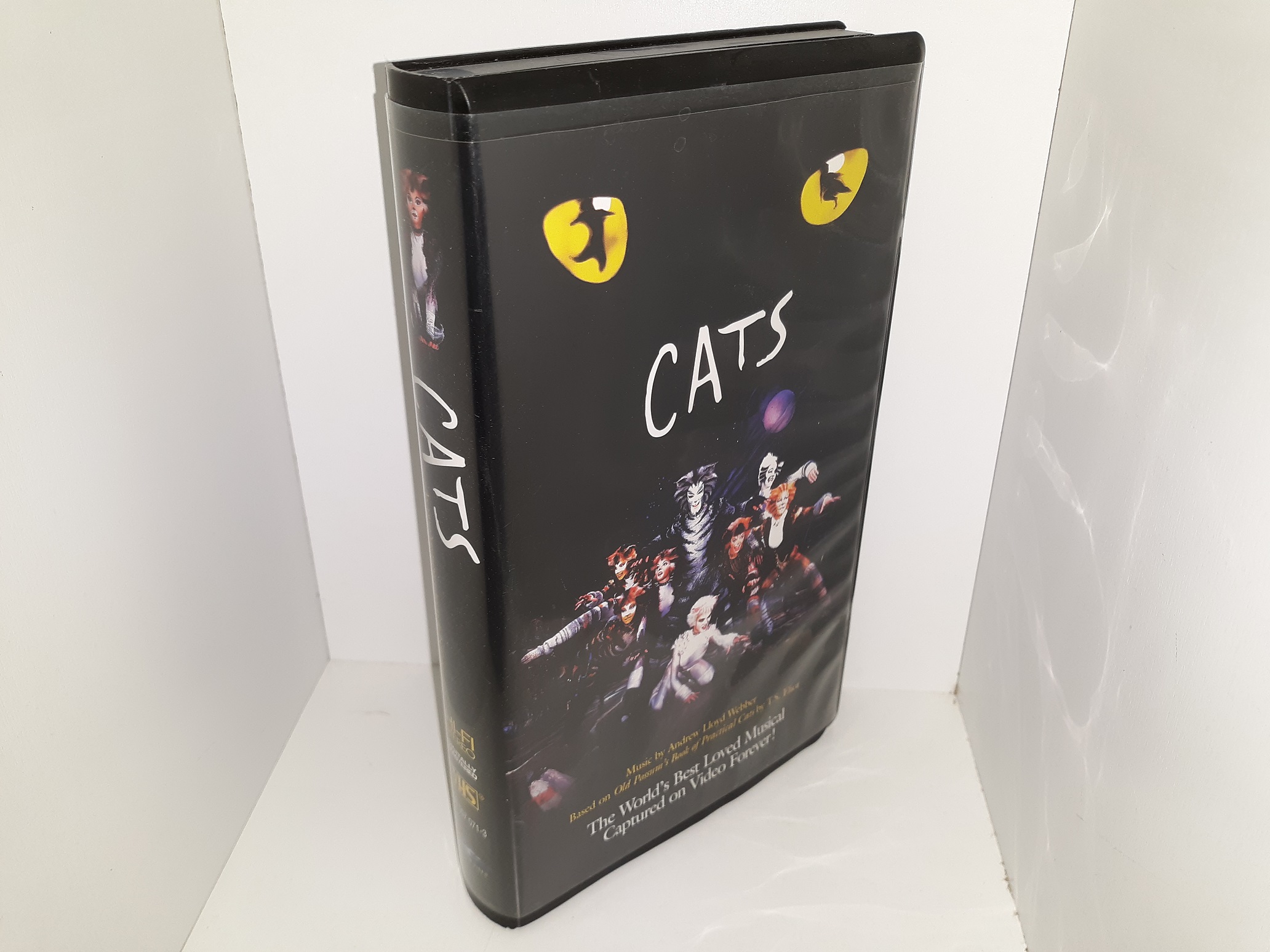 Cats VHS 1998 Eborn Books   20230209 165404 