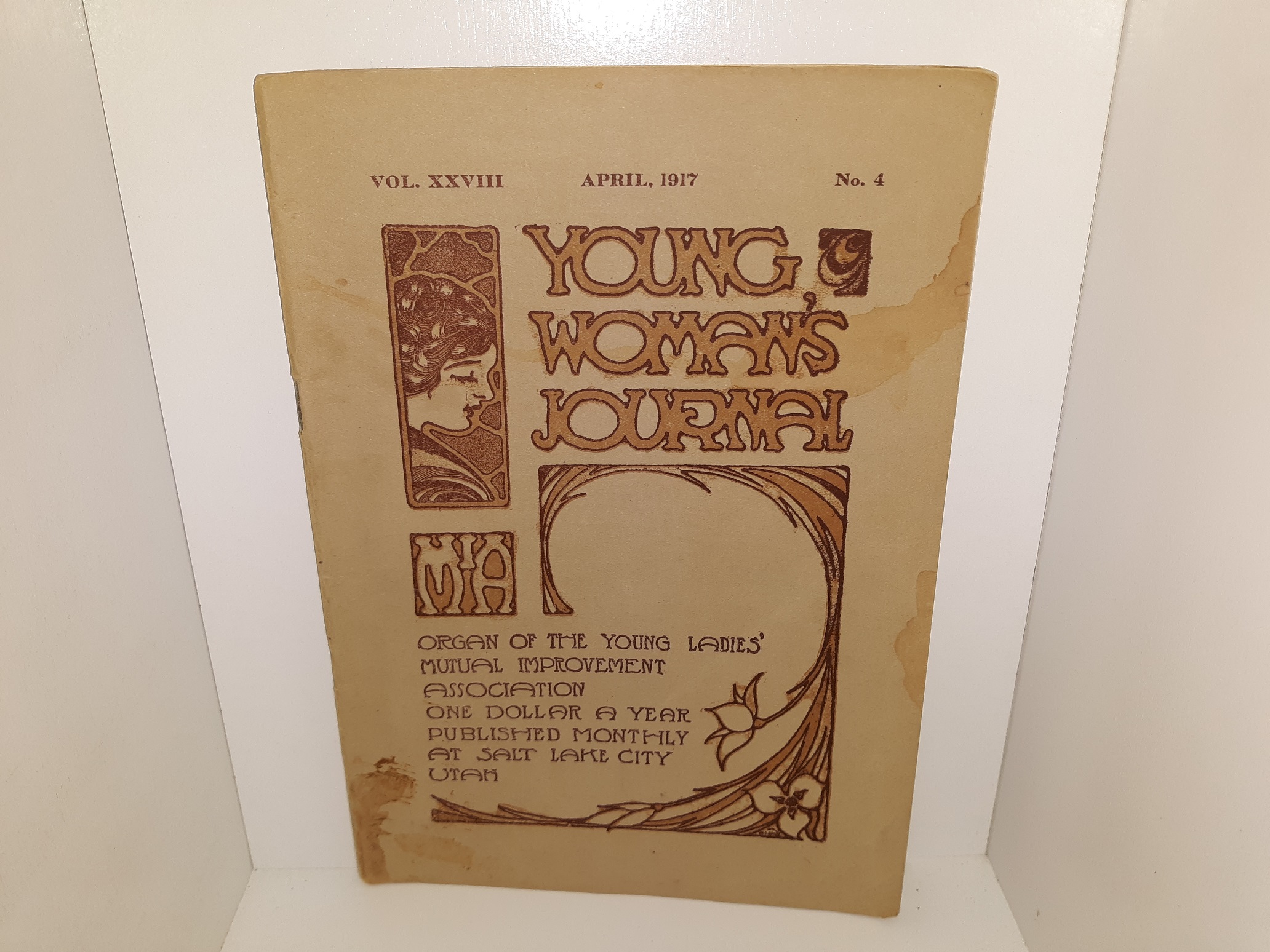 Young Woman’s Journal: Vol. 28, No. 4, April, 1917 (1917)