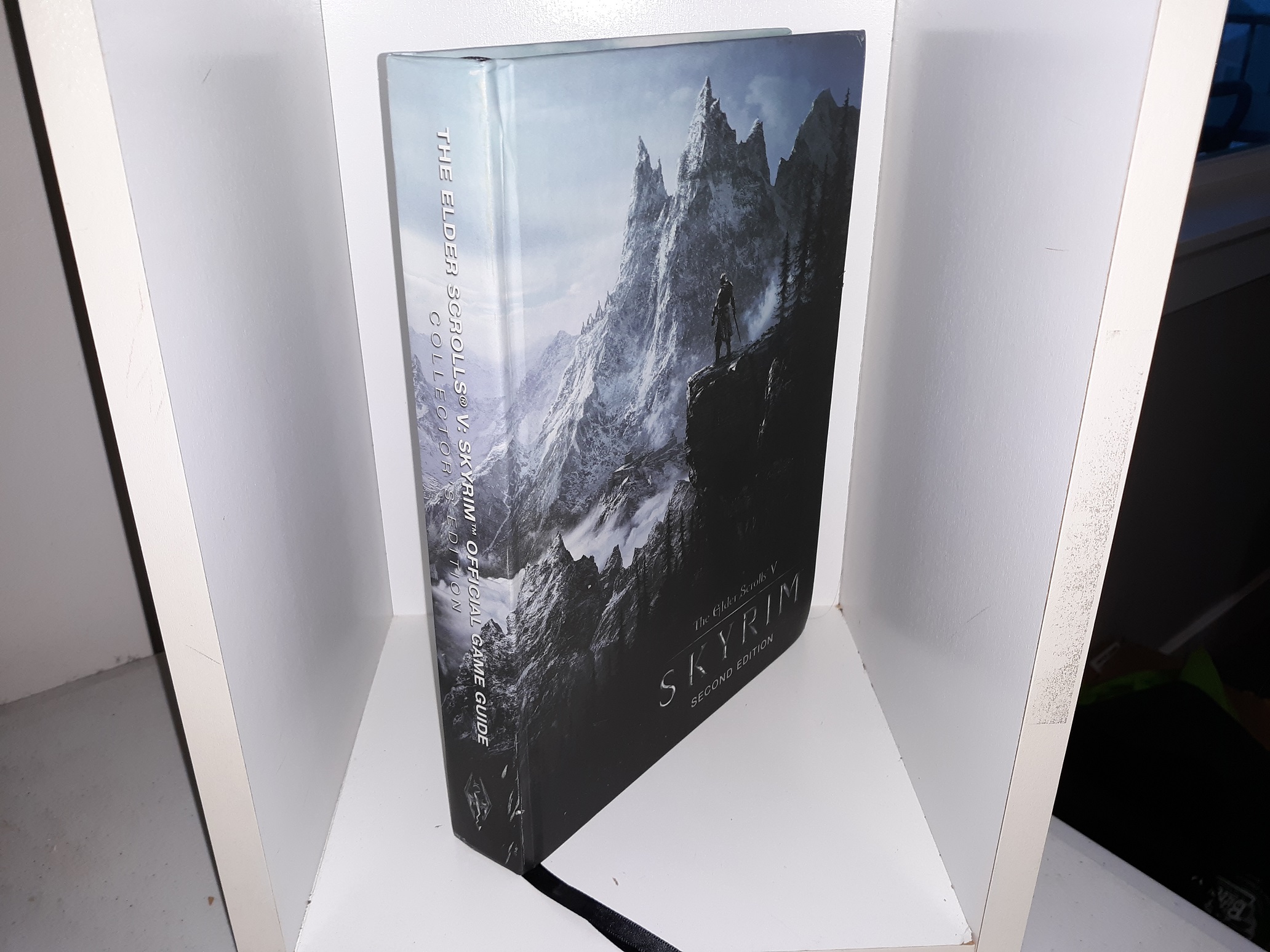 The Elder Scrolls V: Skyrim (2nd Edition) (2011) ~ by David S.J. Hodgson, and Steve Stratton
