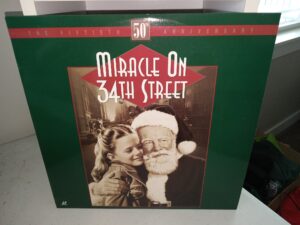Miracle On 34th Street (Not Rated) (LaserDisc) (1997)