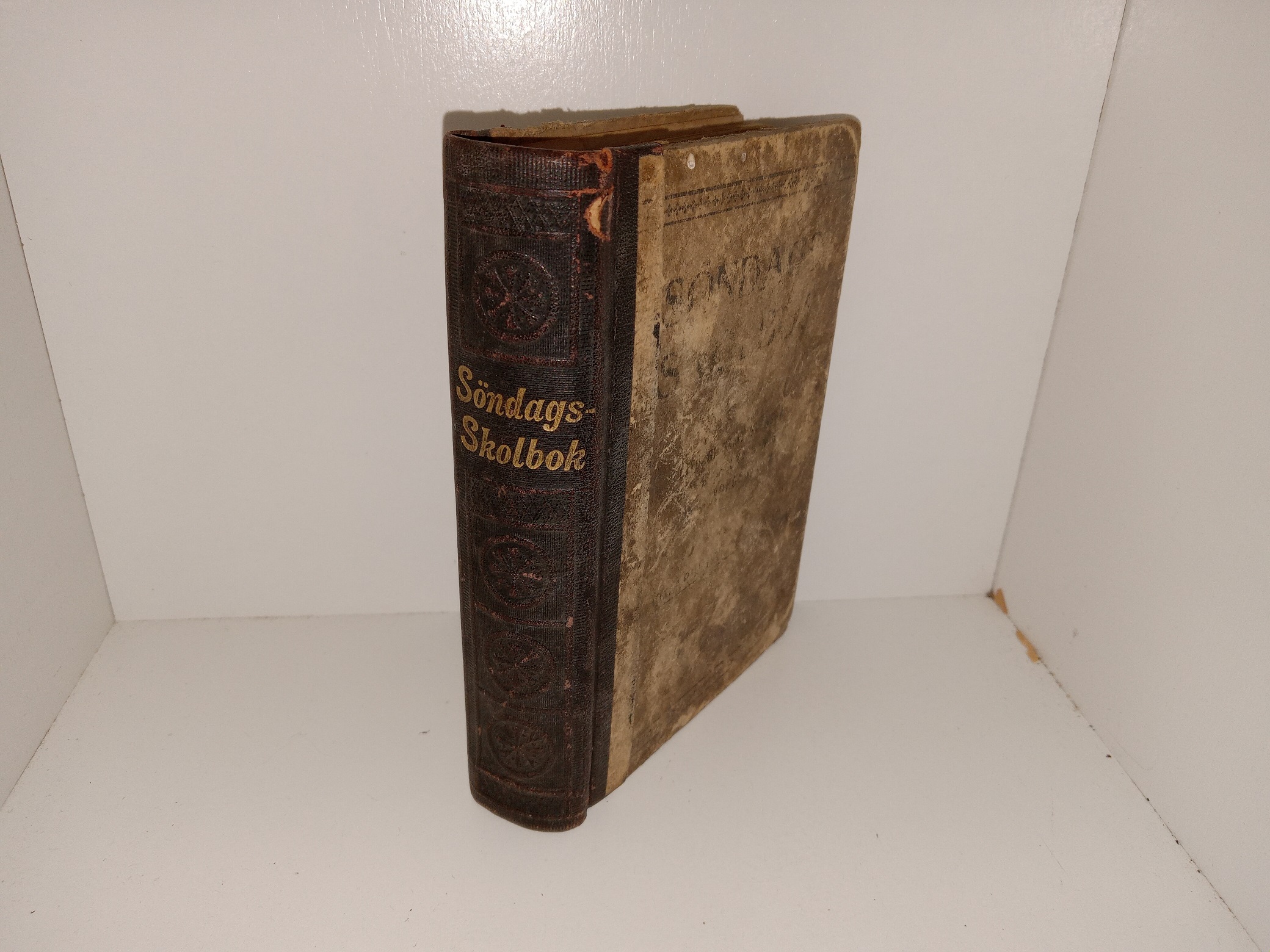 Söndags Skolbok: Innehallande Liturgi och Sanger op Söndagsskolan (Swedish: Sunday School Book: Containing Liturgy and Songs op Söndagsskolan) (Words Only) (Pocket Edition) (1909)