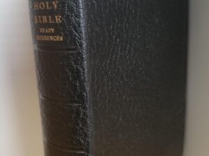 1968 — Holy Bible with Ready References — Missionary Edition — Black Bendable Leather — Code: 25 D 68