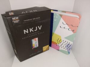 NKJV Compact Reference Bible (2018)