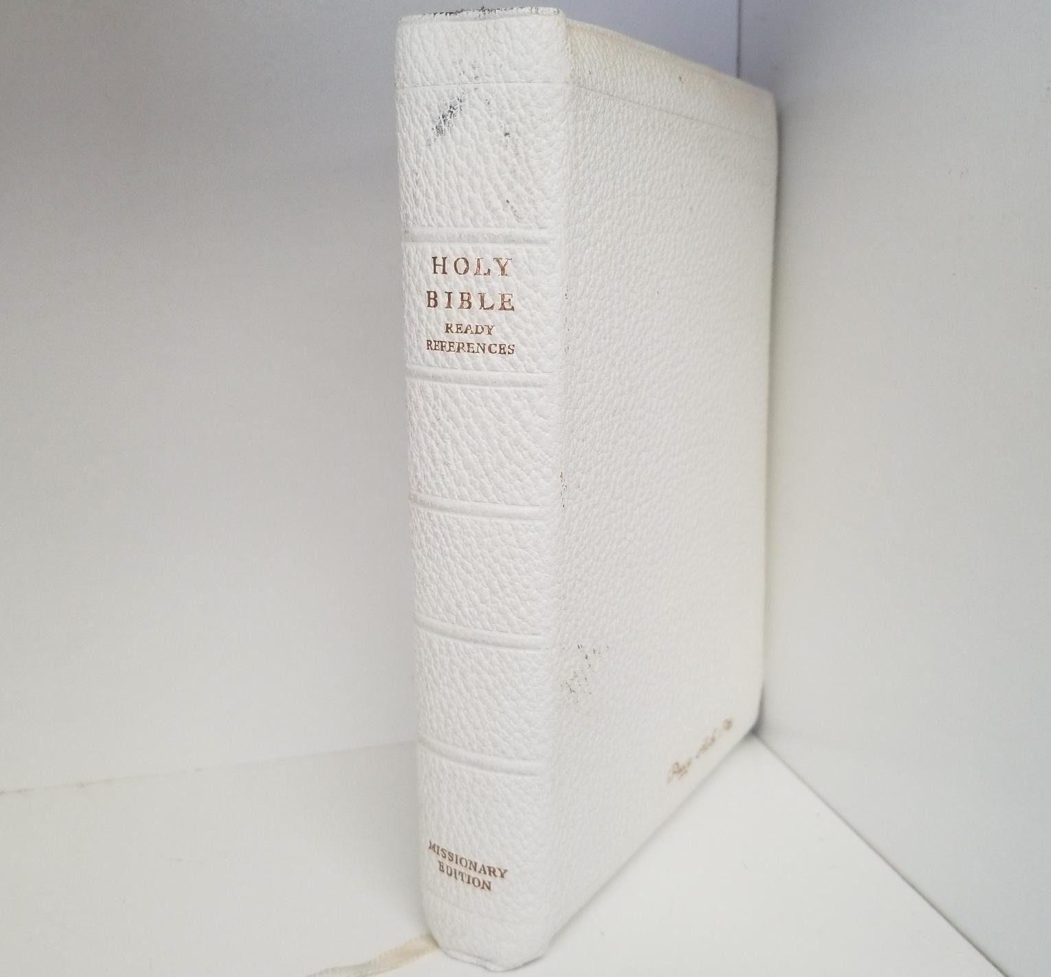 1975 — Holy Bible / Ready References / Missionary Edition — White Leather — Code: 25 E 75