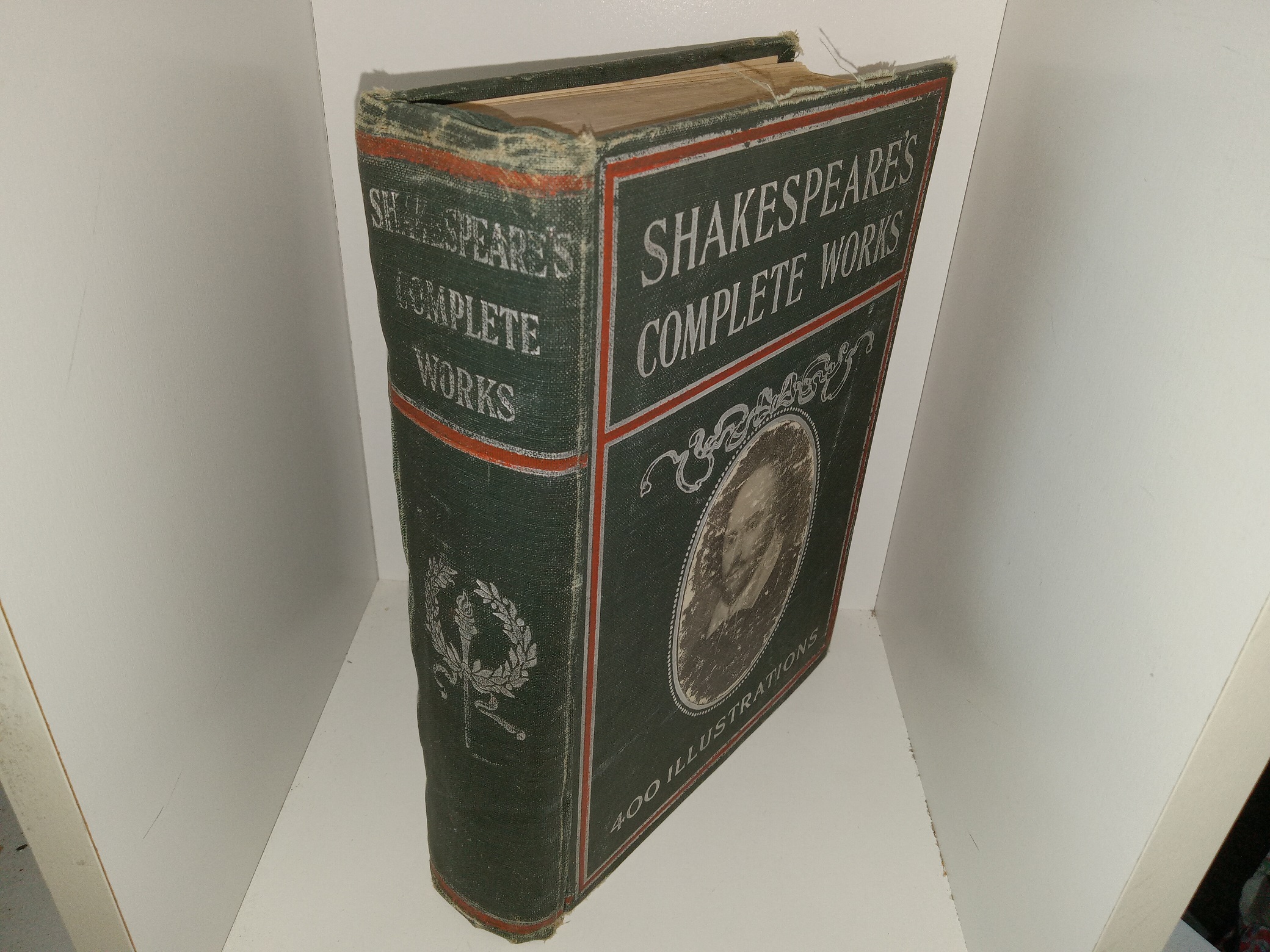 Shakespeare’s Complete Works (Unknown Publishing Date) ~ Edited by Charles Knight