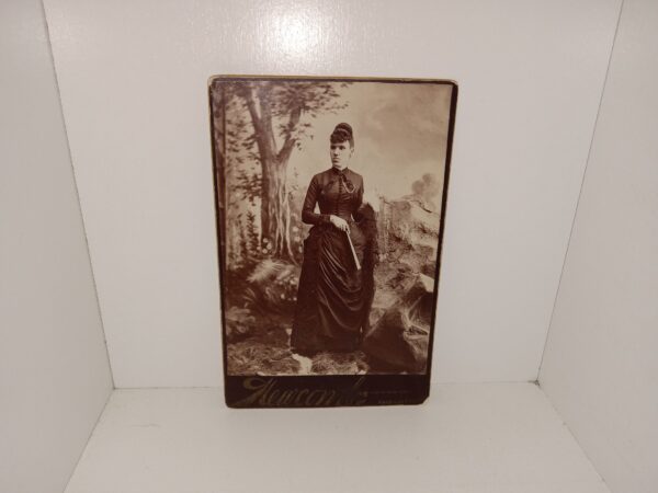 Cabinet Card Photograph of an Unidentified Woman