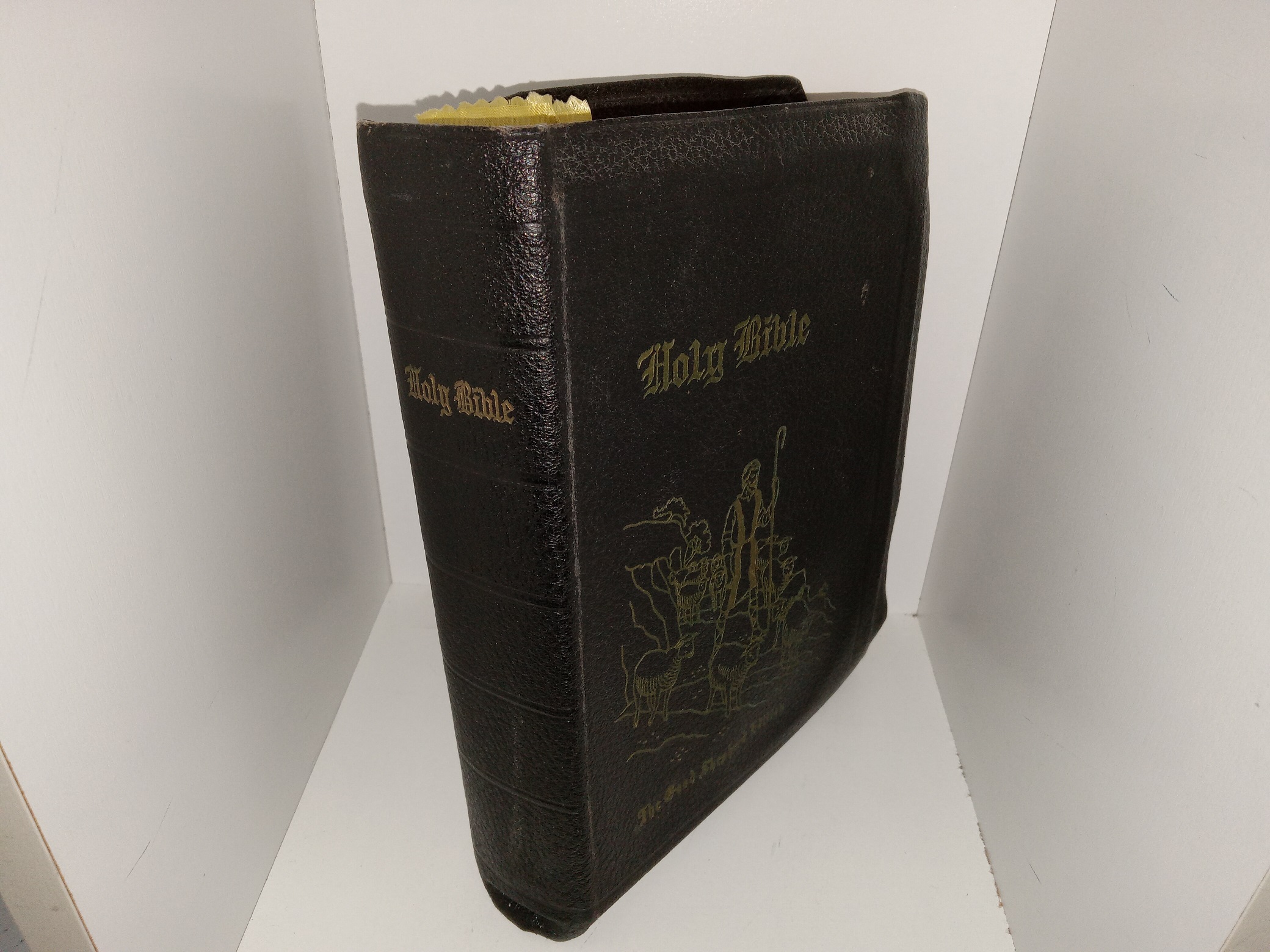 Holy Bible: The Good Shepherd Edition (Leather) (1946)