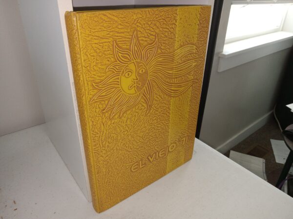 El Viejo ’71: Vol. 5, Mission Viejo High School, Mission Viejo, California (Yearbook) (1971)