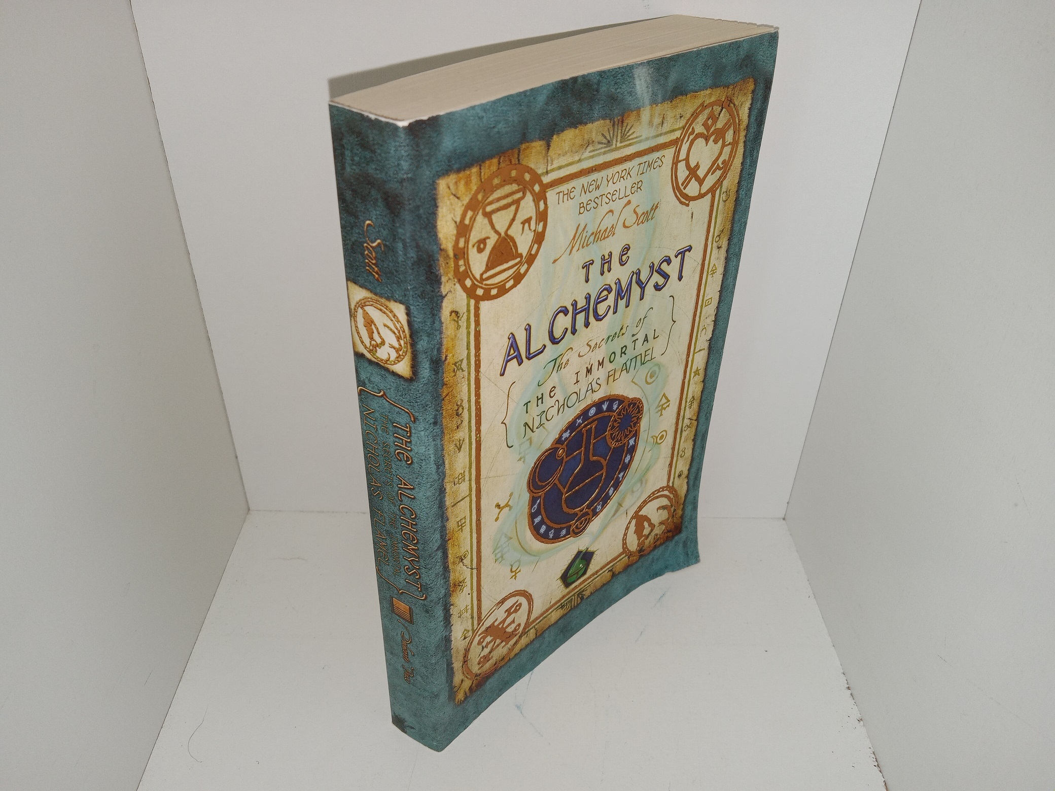 The Alchemyst: The Secrets of The Immortal Nicholas Flámel (2007) ~ by Michael Scott