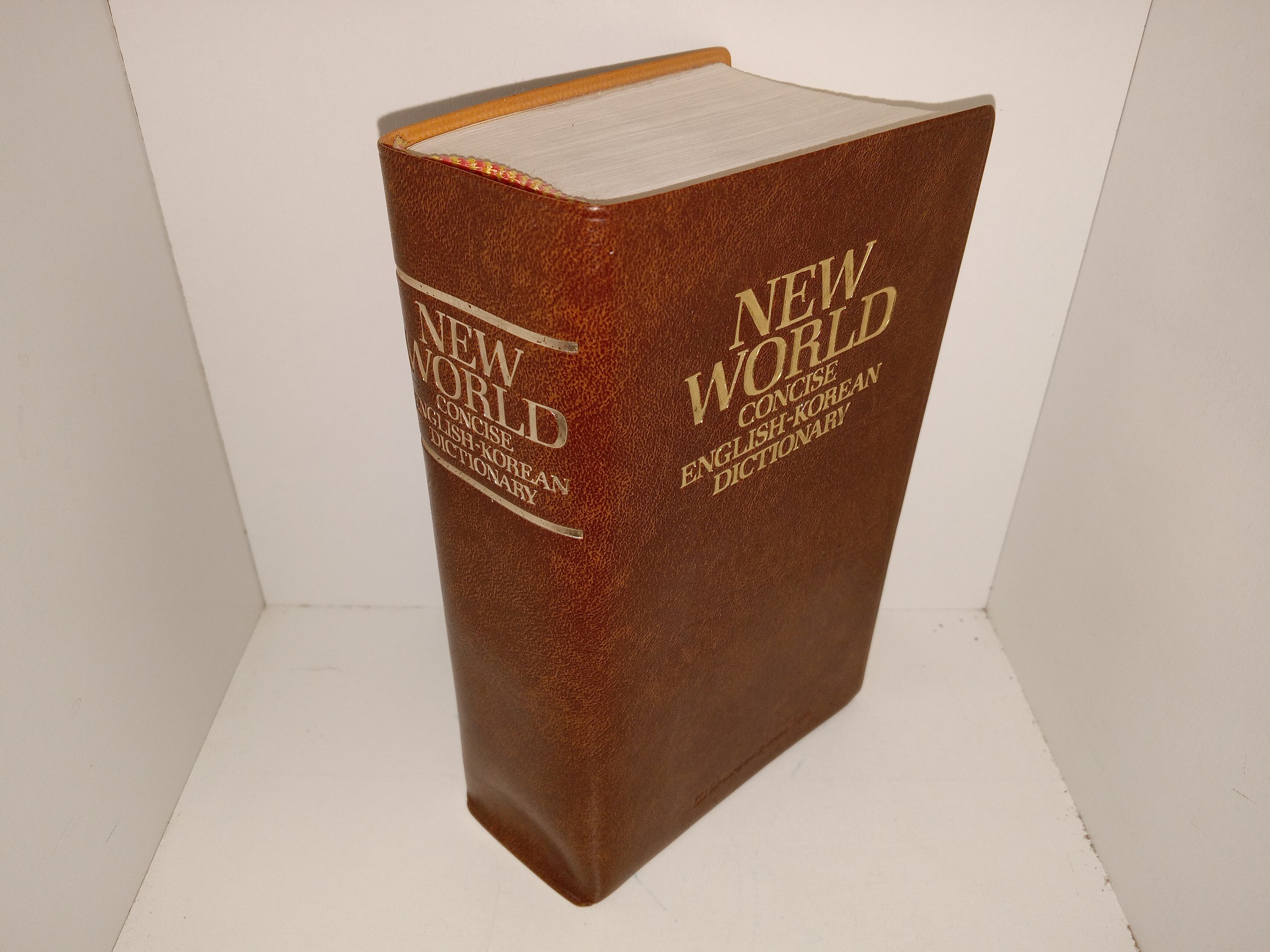 New World Concise English-Korean Dictionary: A New Edition, Enlarged and Revised (1992)