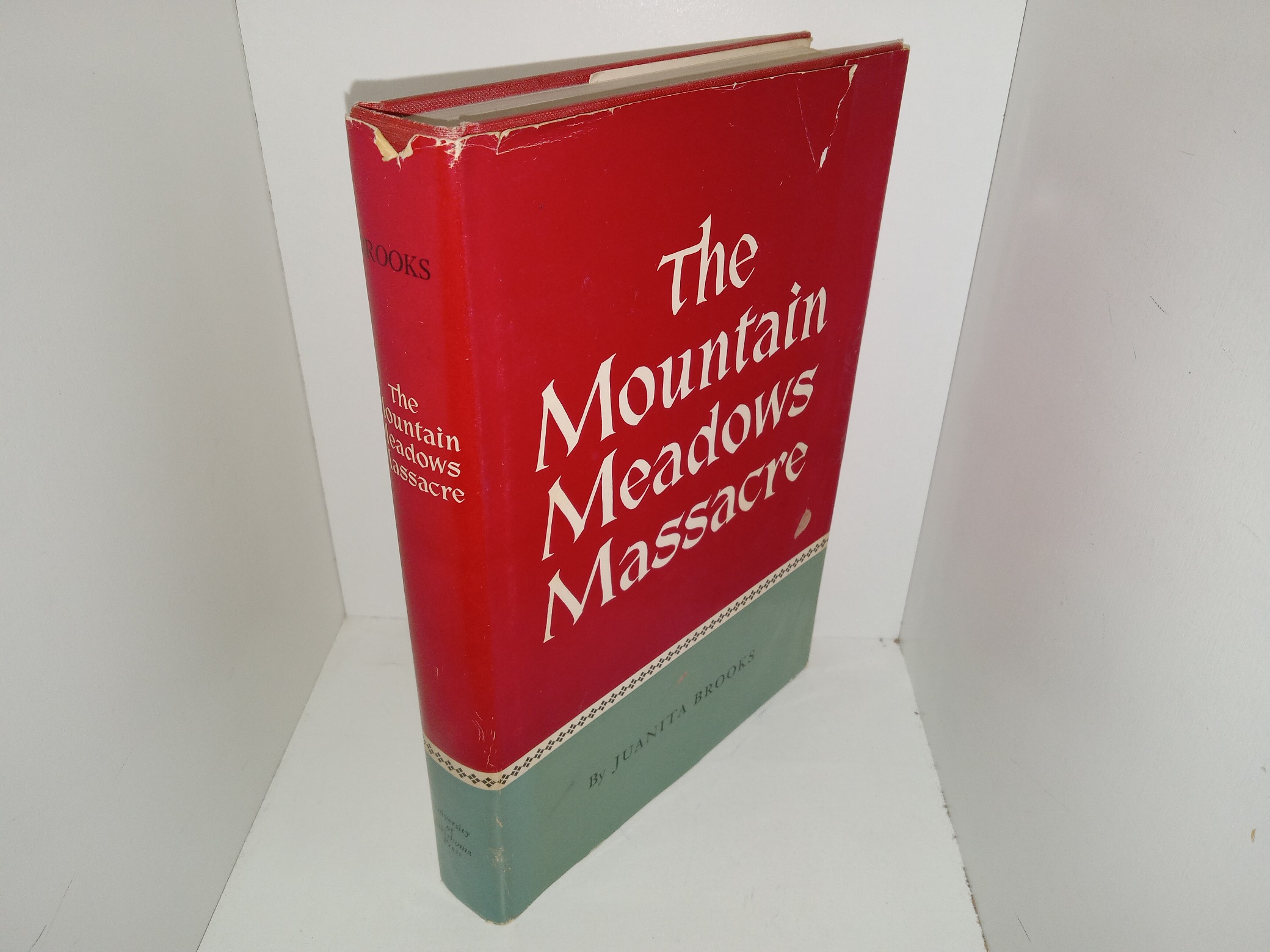 The mountain Meadows Massacre (1970) ~ by Juanita Brooks