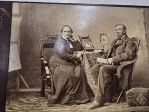 Cabinet Card Photograph — A Man & Woman — States: “Lincoln, Ill.”