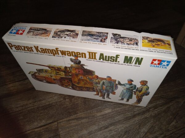 Panzer Kampfwagen III: Ausf. M/N (1/35 Military Miniatures Series No. 11 (Model Kit) (Unknown Distribution Date)