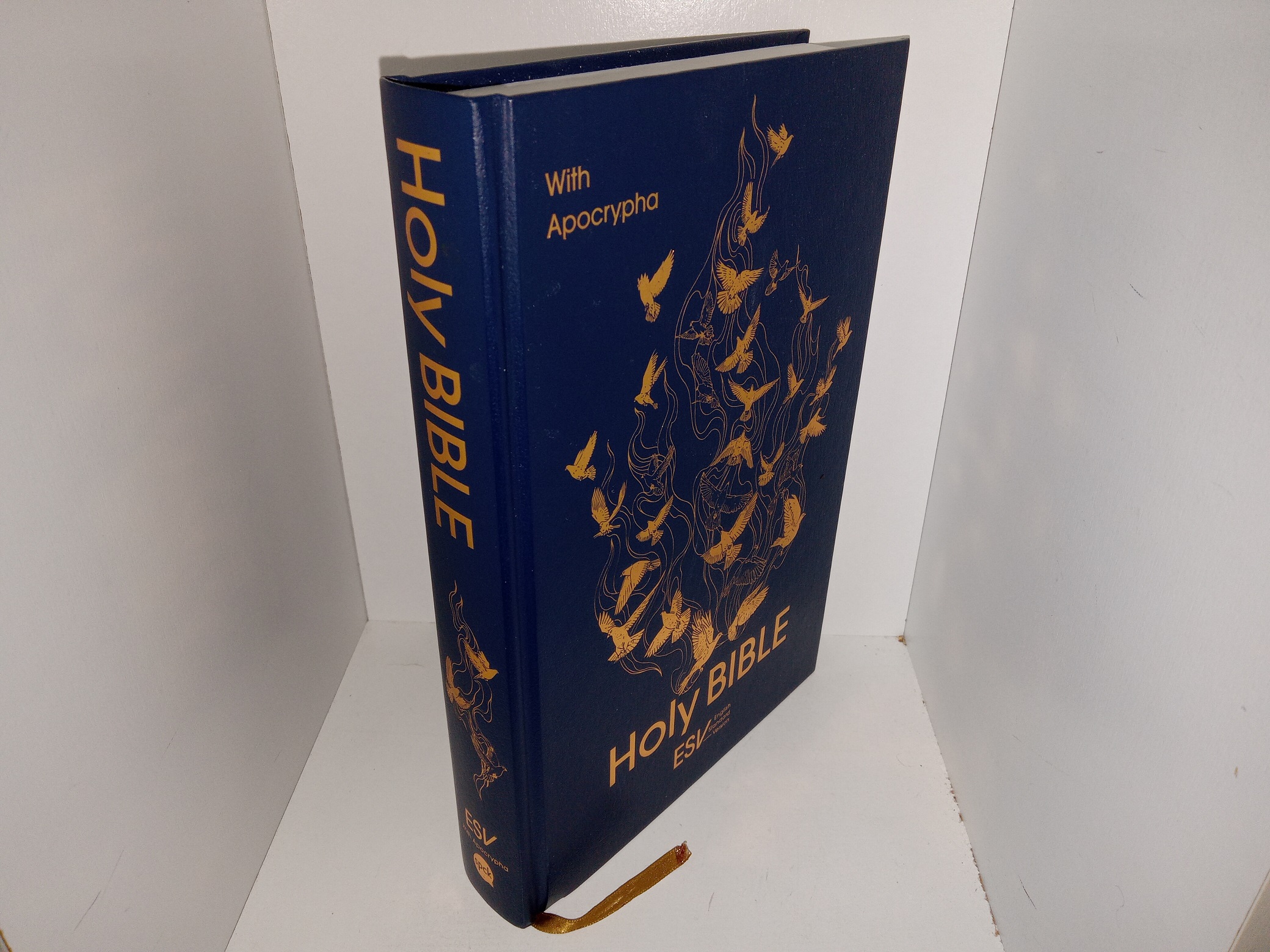 Holy Bible with Apocrypha: English Standard Version (ESV) (2021)