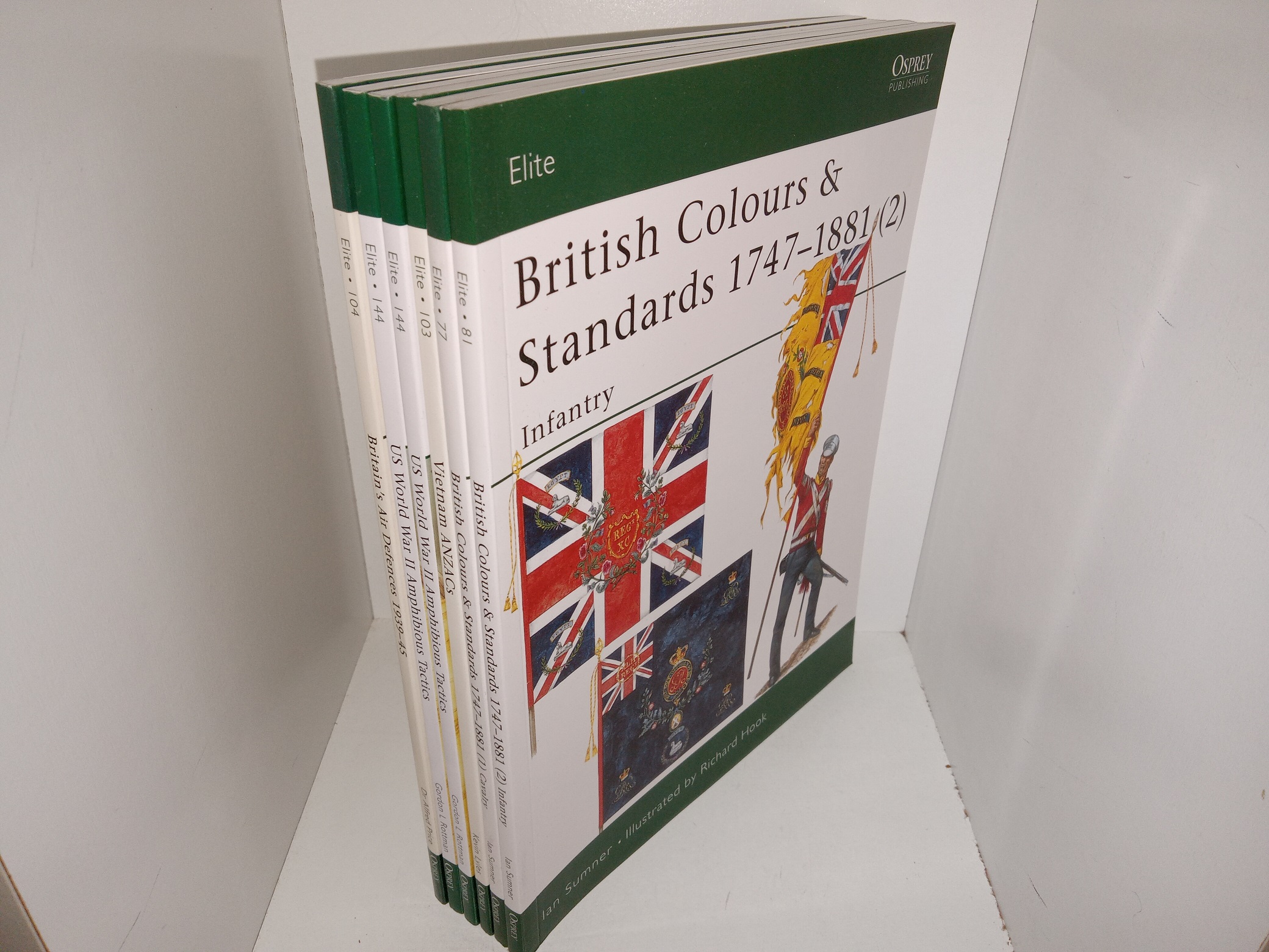 6 Like New Vols. of Elite by Osprey Publishing (Including a duplicate): British Colours & Standars 1747-1881 (1) Cavalry / British Colours & Standards 1747-1881 (2) Infantry / Vietnam ANZACs / Britain’s Air Defences 1939-45 / (2x) US World War II Amphibious Tactics