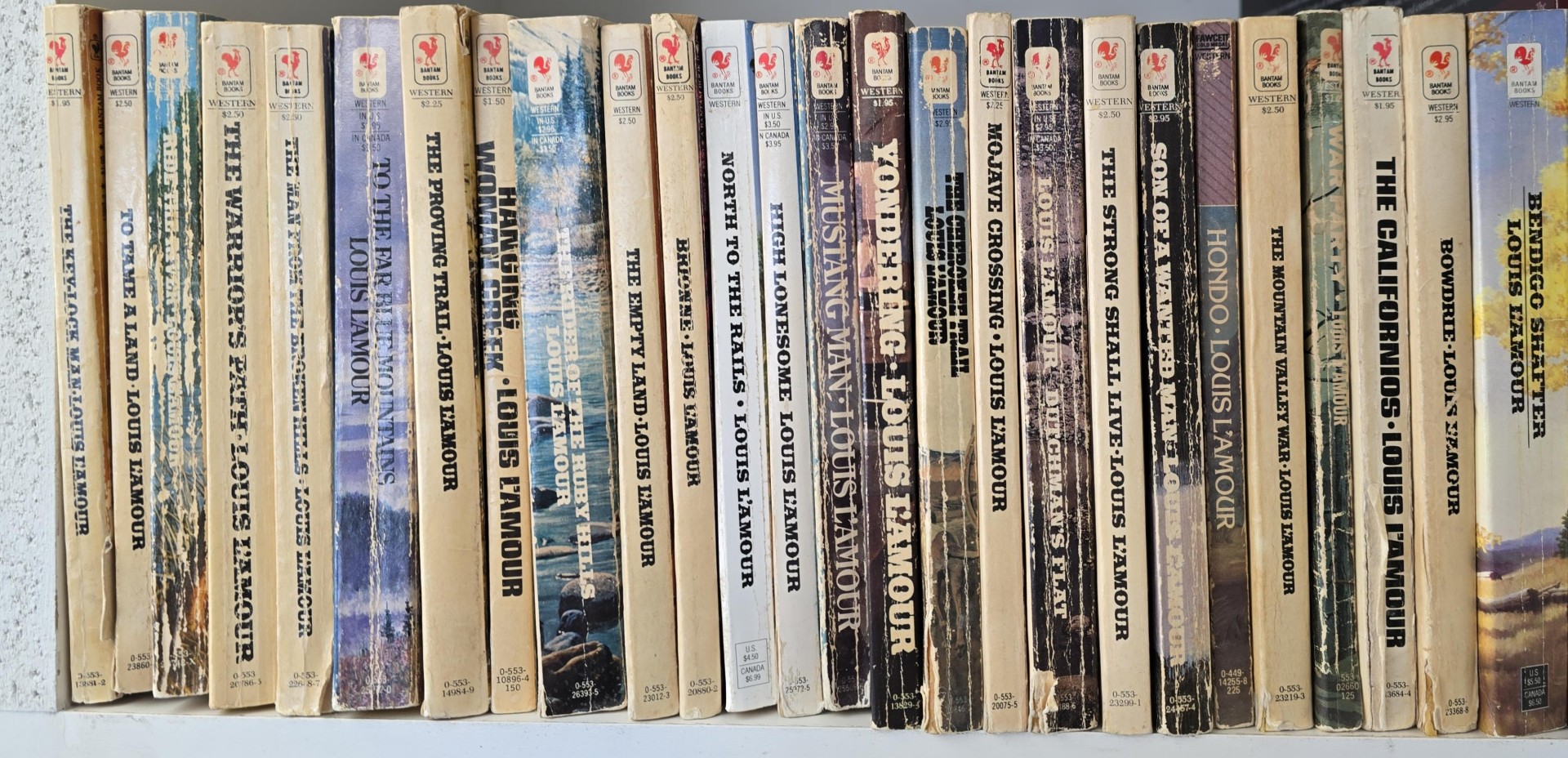 26 Louis L’Amour Western Paperbacks