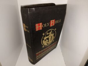 Holy Bible: References: Family Heritage Edition (Leather-like Binding) (Unknown Publishing Date)