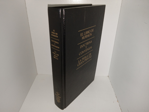 El Libro De Mormón/Doctrina y Convenios/La Perla De Gran Precio (Spanish: The Book of Mormon/Doctrine and Covenants/Pearl of Great Price) (2009)