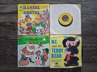 4 45 RPM Vinyl Records: Musical Fairy Tale Hansel and Gretel / Peter Pan Records: Sweet Betsy from Pike / The Night Before Christmas & Mixie-Pixie / Me and My Teddy Bear